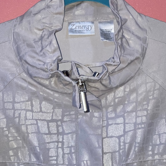 Chicos Zenergy Zip Jacket Pretty shadeGray Metallic animal print￼ Sz 2 Gorgeous - Picture 5 of 10